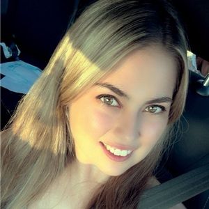 Meet your Posher, Lia